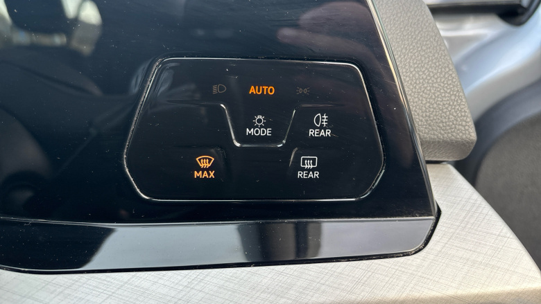 Volkswagen Golf 2.0 TDI Life 5dr DSG Diesel Hatchback